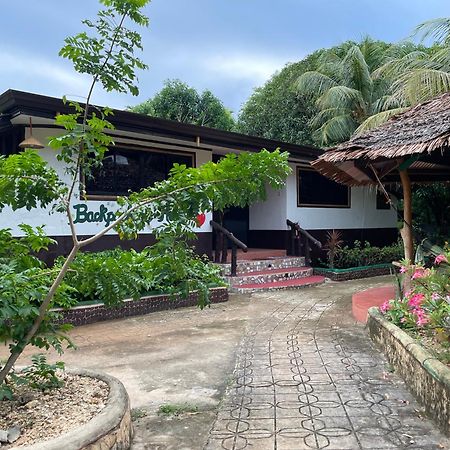 Chelle'S Guesthouse And Backpackers シキホール エクステリア 写真