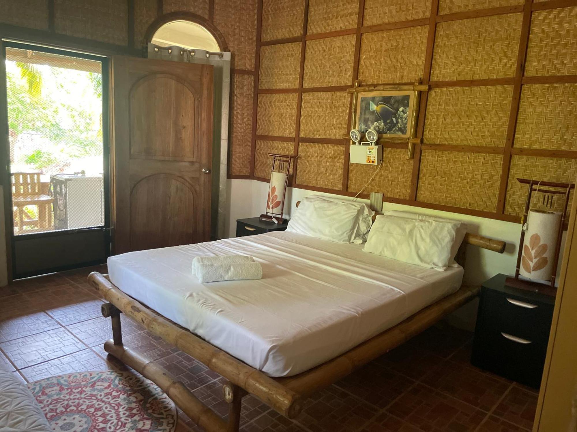 Chelle'S Guesthouse And Backpackers シキホール エクステリア 写真