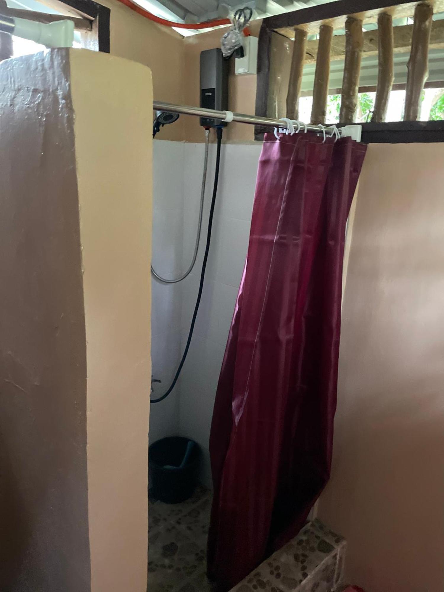 Chelle'S Guesthouse And Backpackers シキホール エクステリア 写真