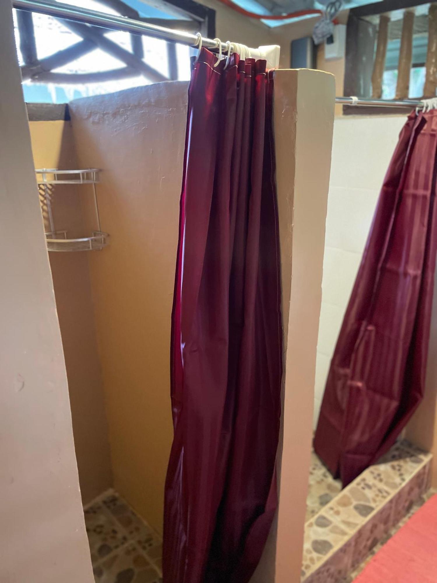 Chelle'S Guesthouse And Backpackers シキホール エクステリア 写真