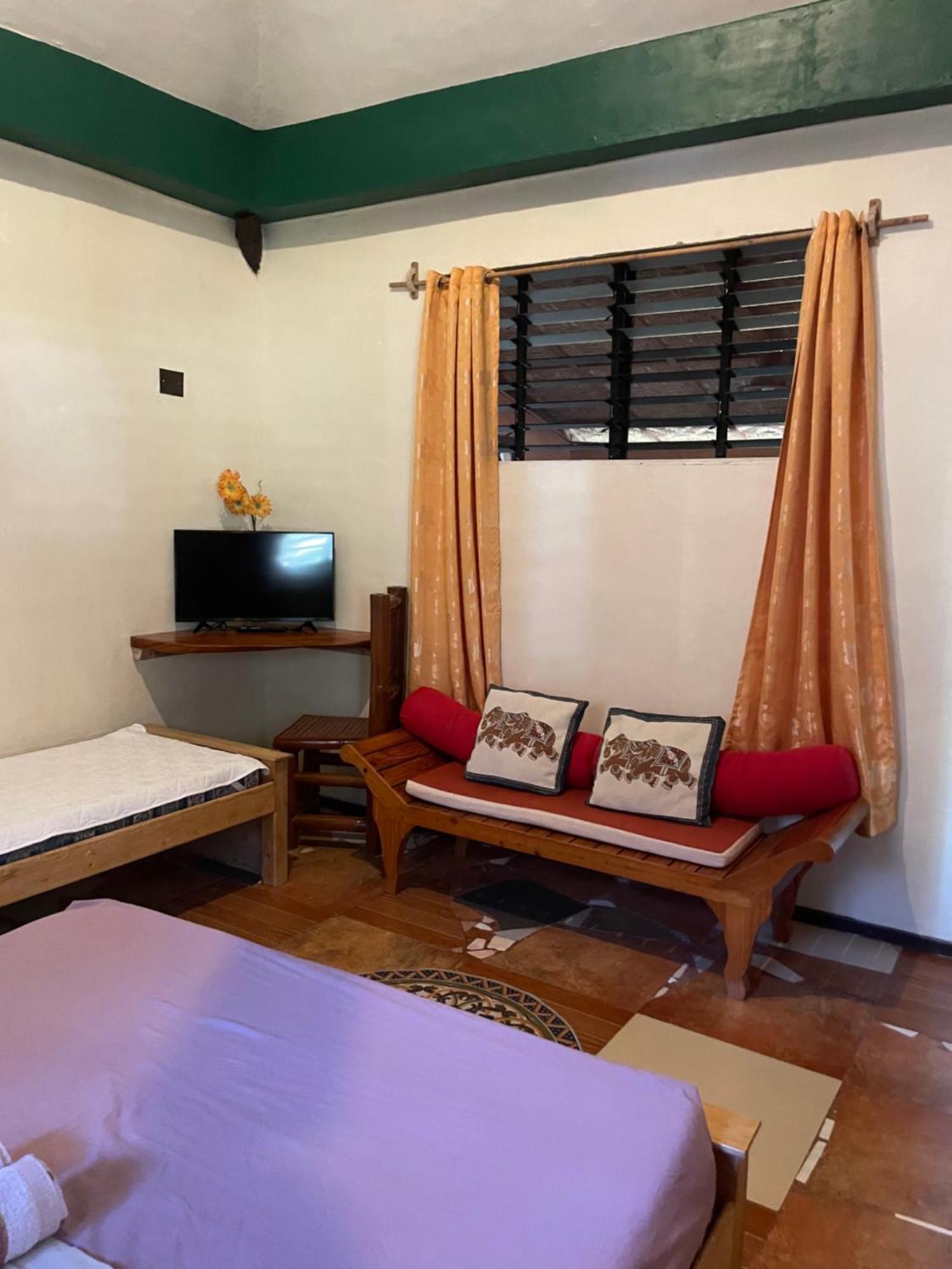 Chelle'S Guesthouse And Backpackers シキホール エクステリア 写真