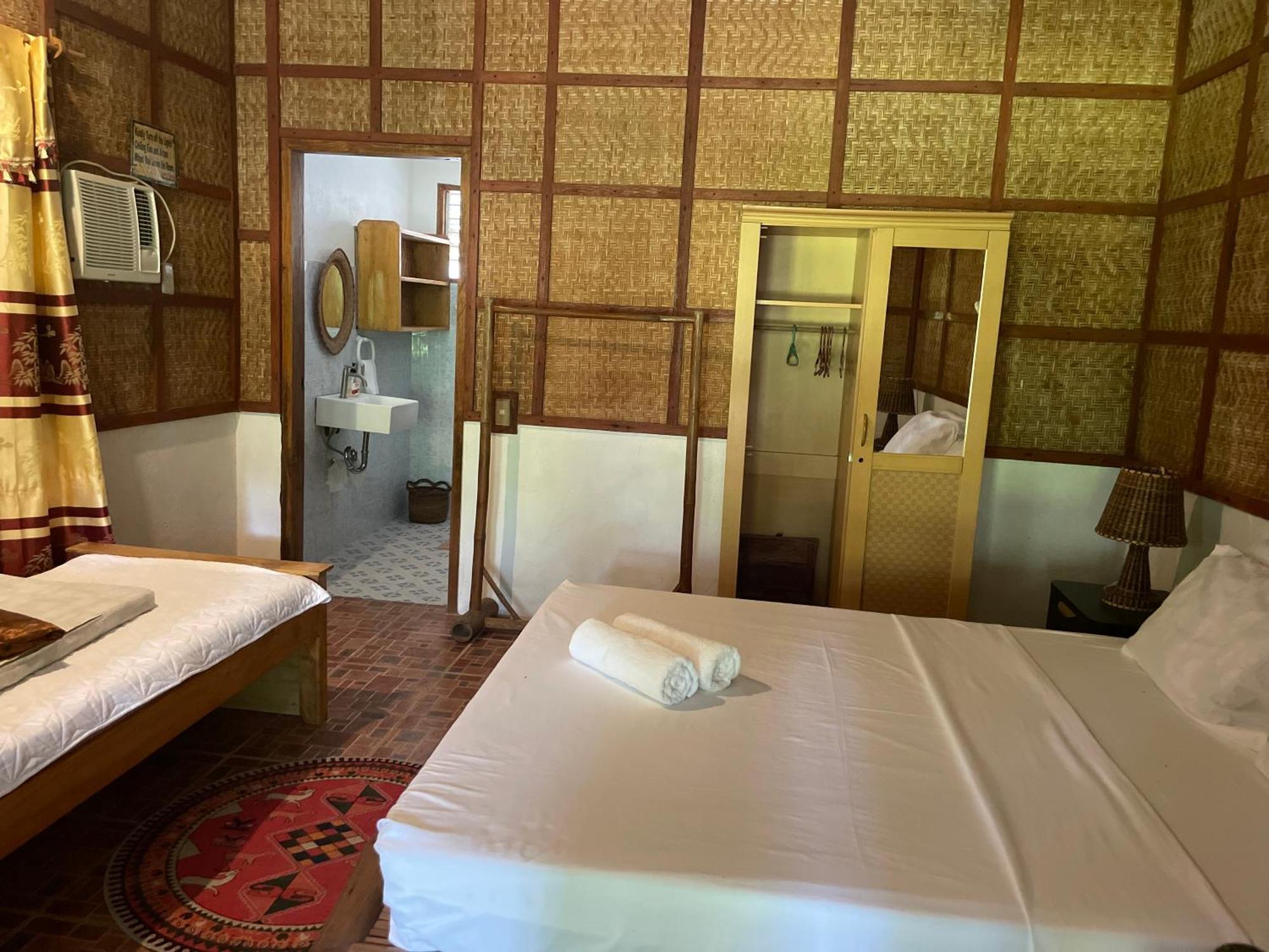 Chelle'S Guesthouse And Backpackers シキホール エクステリア 写真
