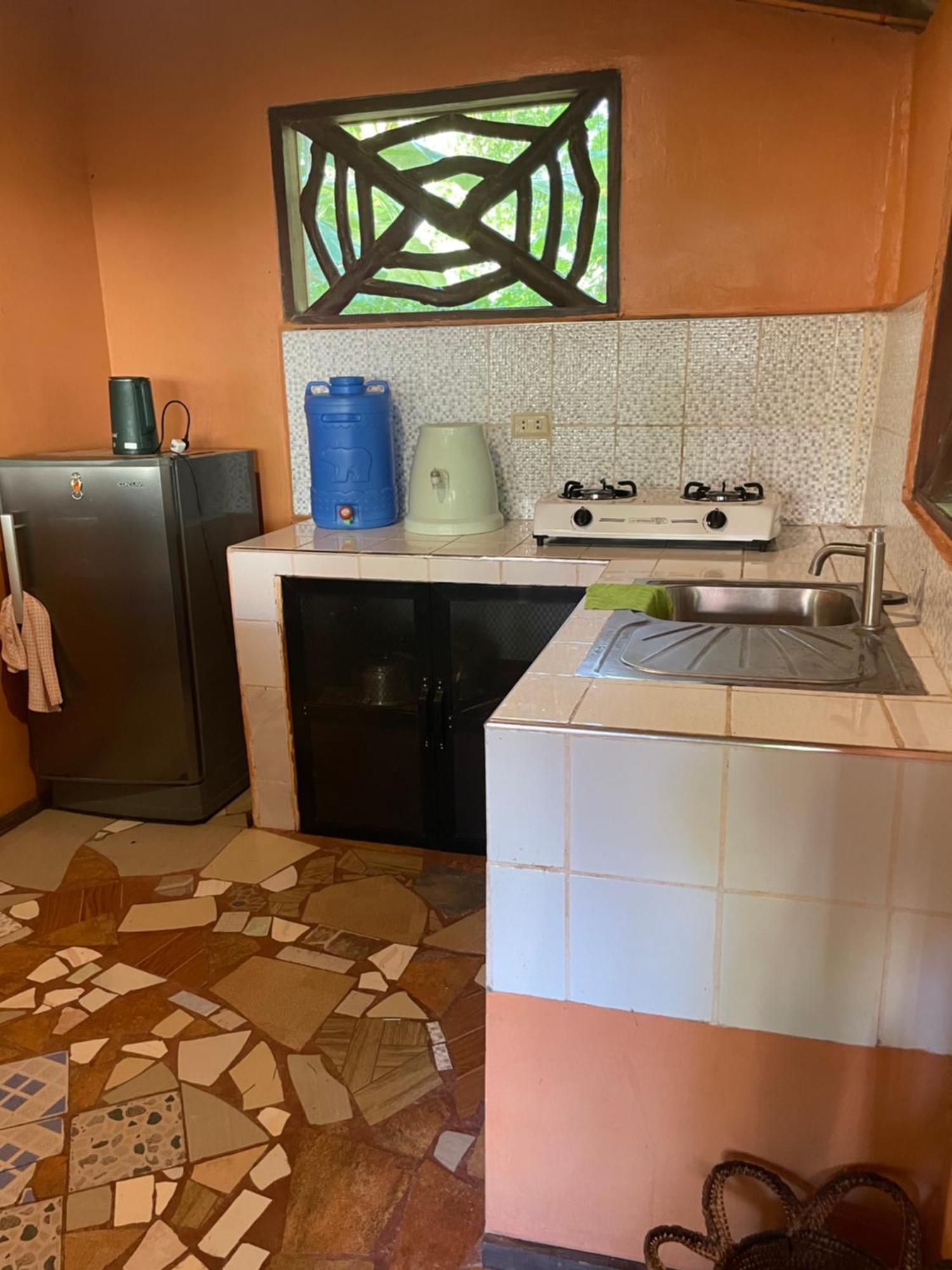 Chelle'S Guesthouse And Backpackers シキホール エクステリア 写真