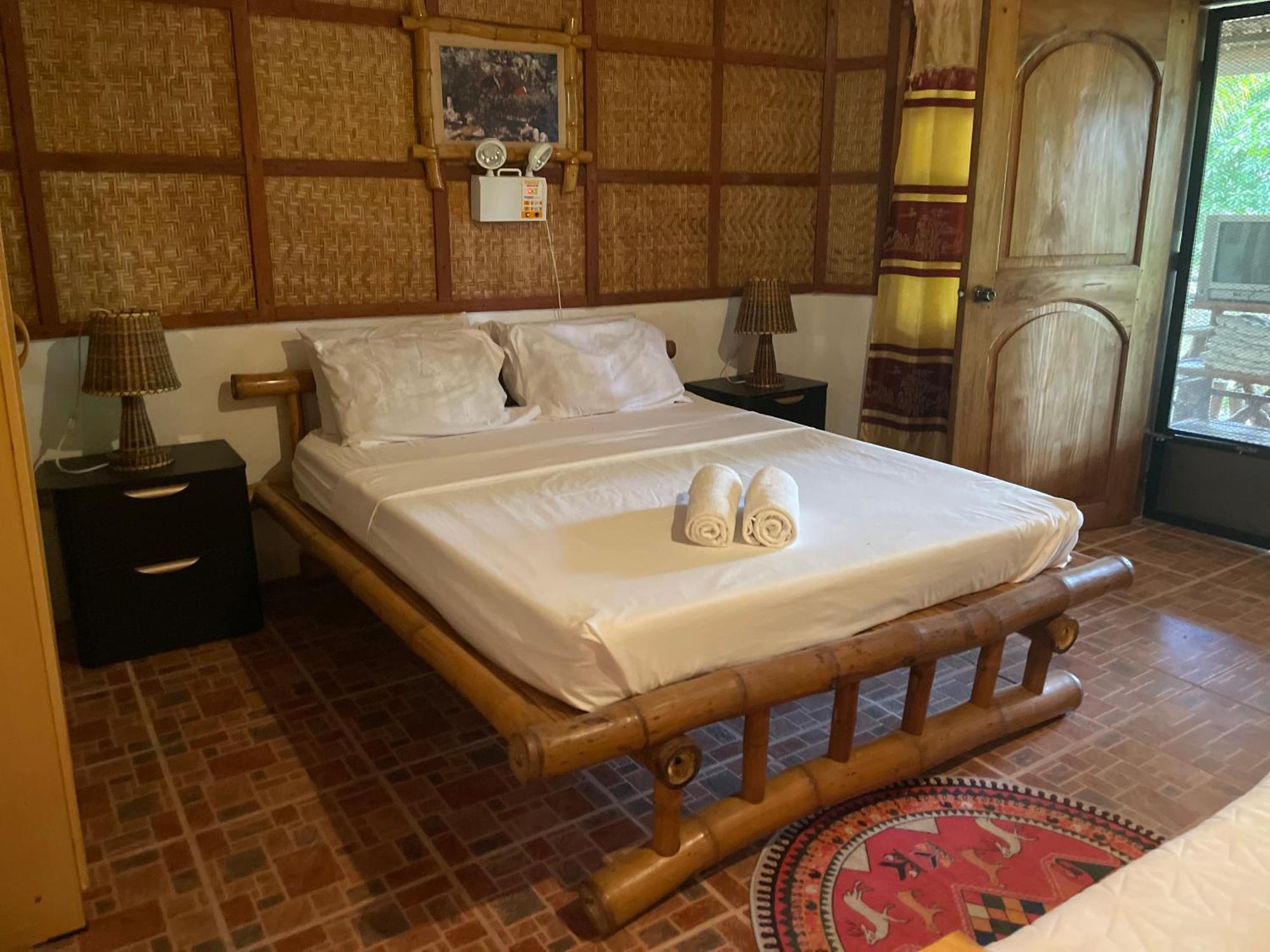 Chelle'S Guesthouse And Backpackers シキホール エクステリア 写真
