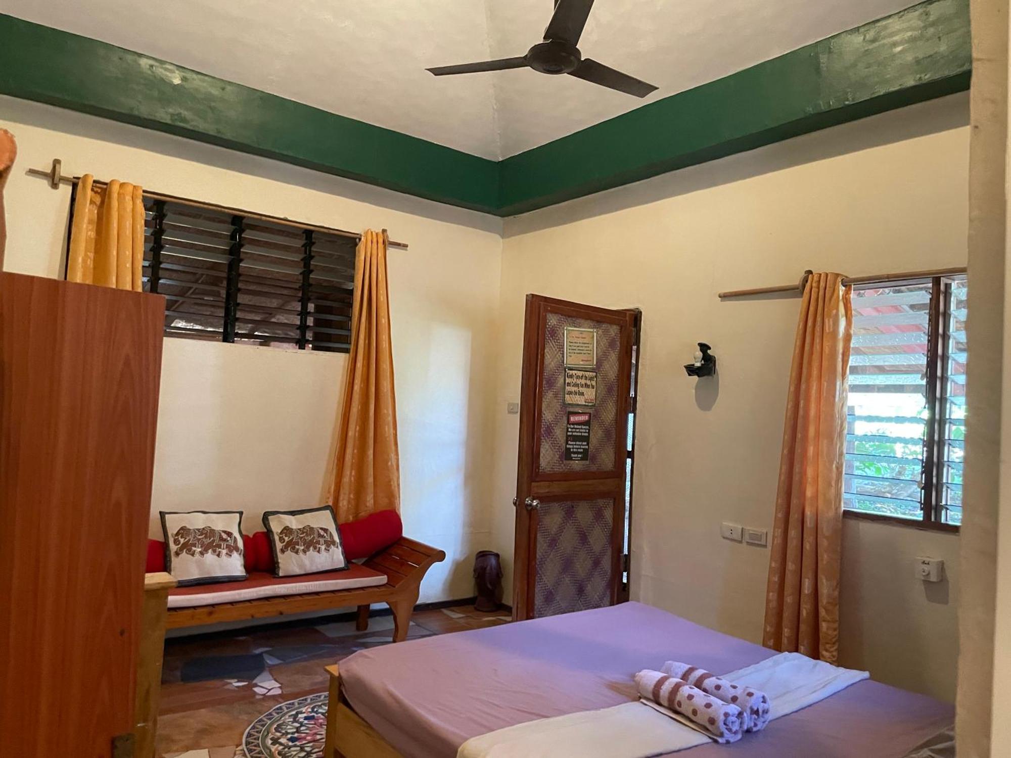 Chelle'S Guesthouse And Backpackers シキホール エクステリア 写真