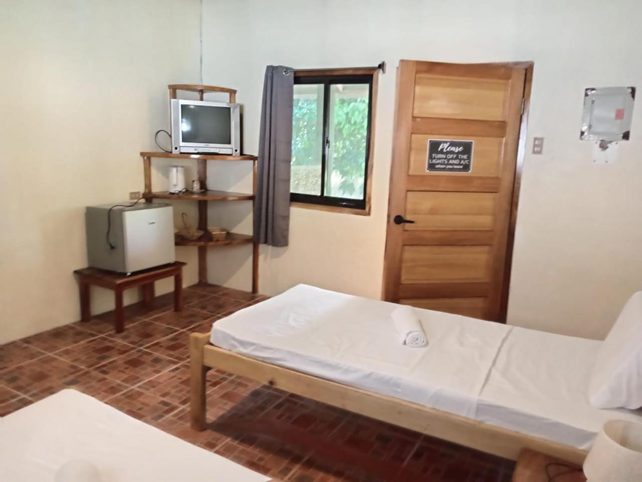 Chelle'S Guesthouse And Backpackers シキホール エクステリア 写真