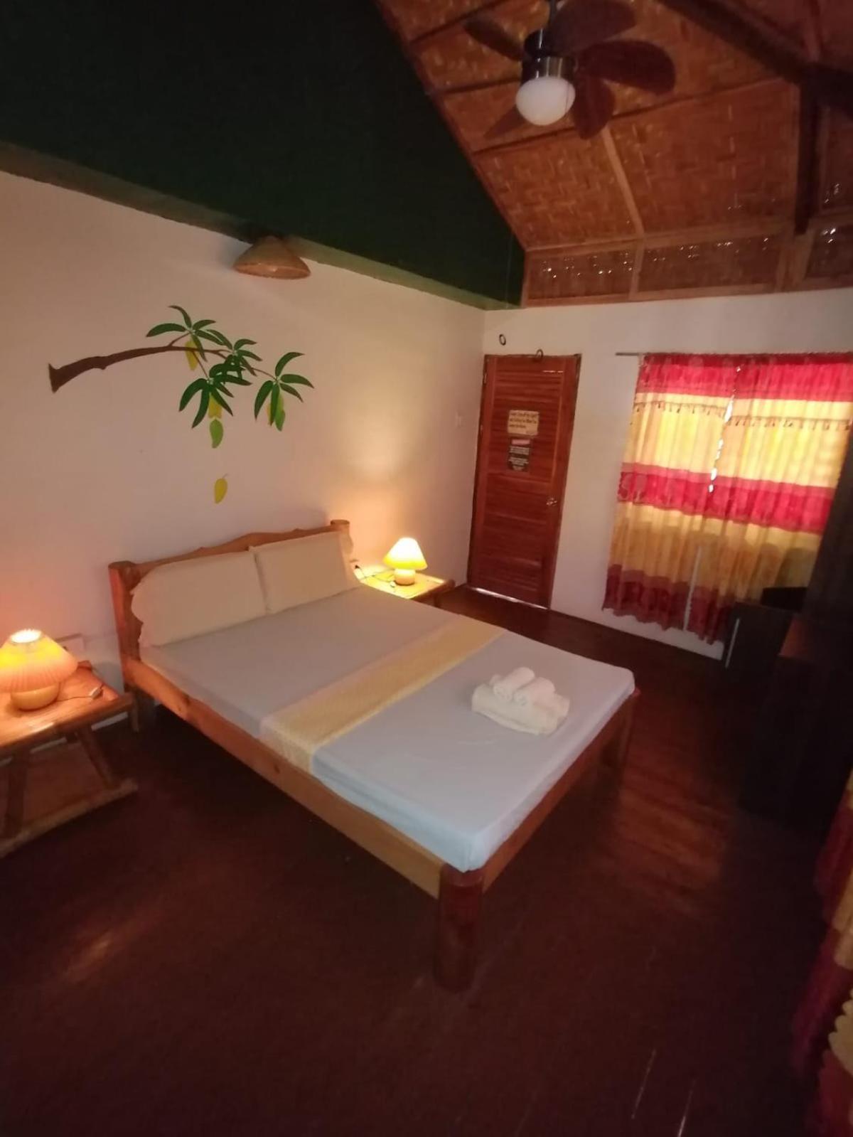 Chelle'S Guesthouse And Backpackers シキホール エクステリア 写真