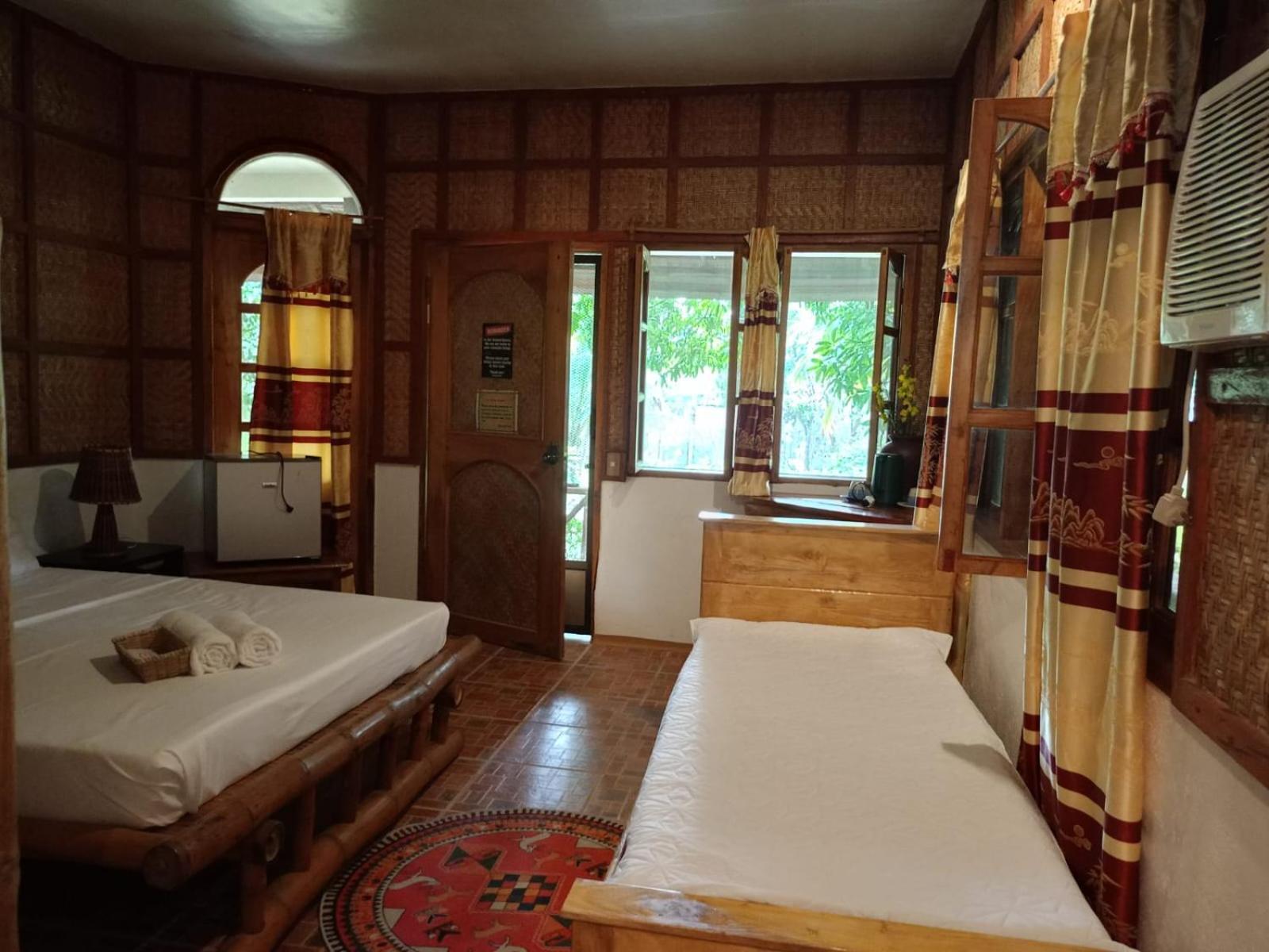 Chelle'S Guesthouse And Backpackers シキホール エクステリア 写真