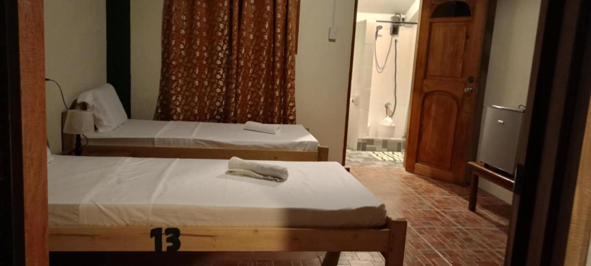 Chelle'S Guesthouse And Backpackers シキホール エクステリア 写真