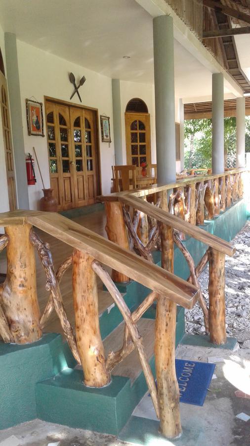 Chelle'S Guesthouse And Backpackers シキホール エクステリア 写真